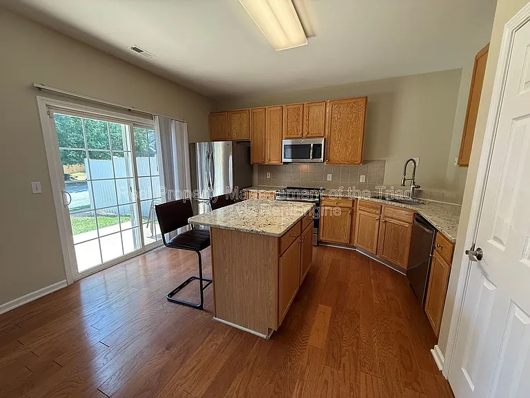 3930 Fountain Village Cir — Photo 5