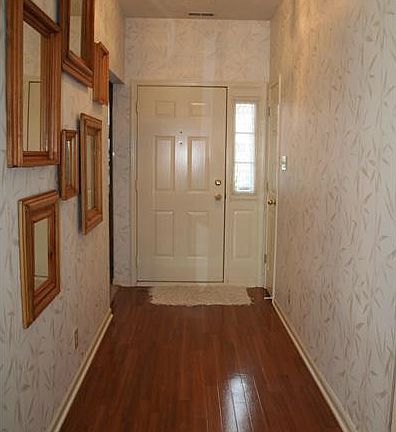 4th image of 7921 Thornberry Ct