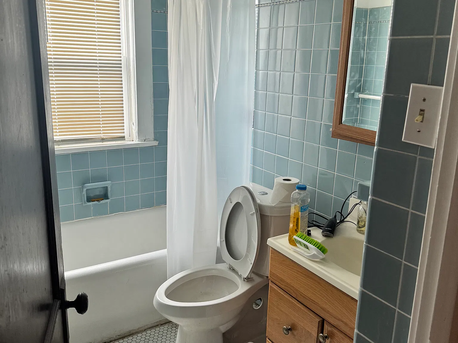 4347 Chester Dr — Photo 2
