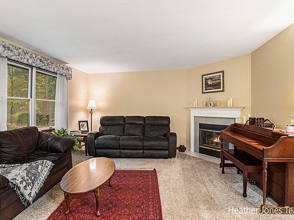 4th image of 13025 Morgan Mills Ave NE