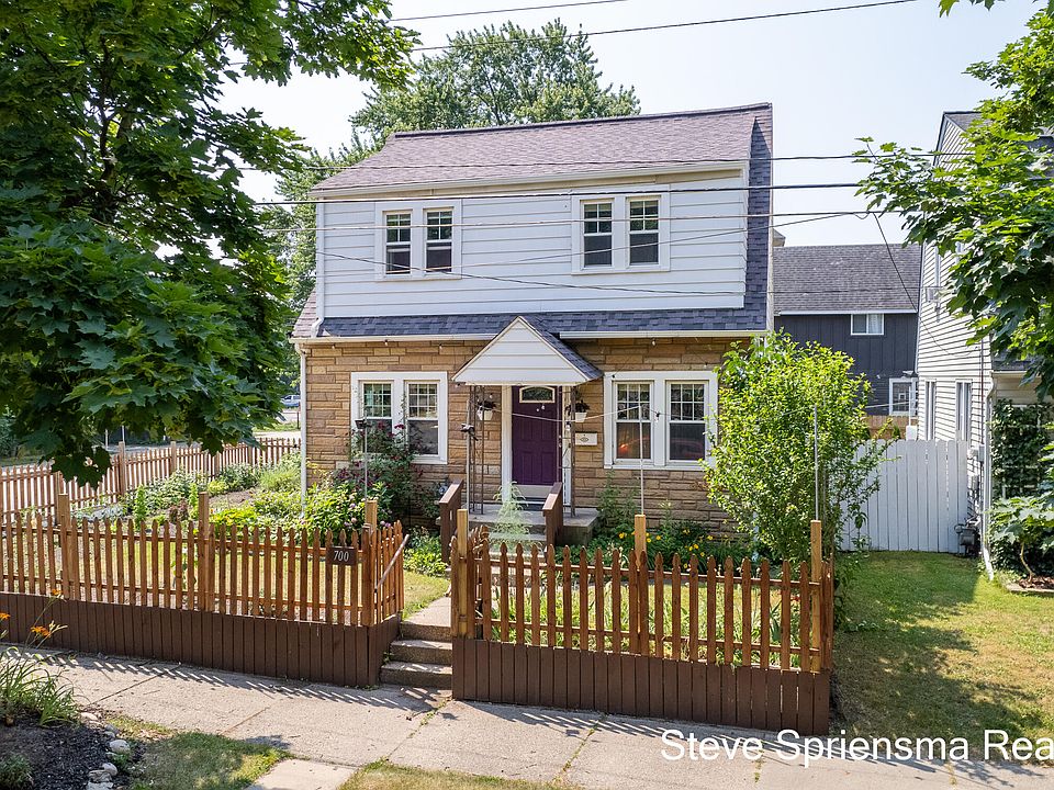 1st image of 700 6th St NW