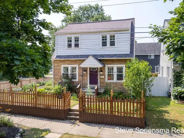 700 6th St NW, Grand Rapids, MI 49504