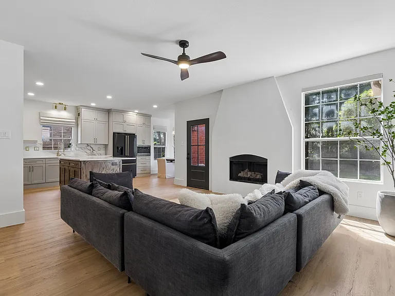 7732 Arcadia Trl — Photo 12