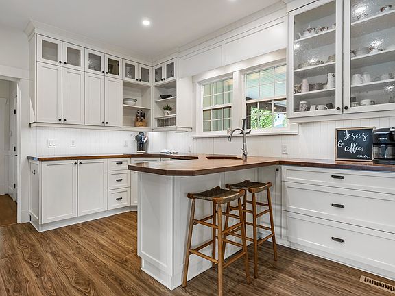 4th image of 42383 Sinclair Rd