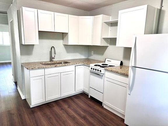 4th image of 5226 Slayton Ave
