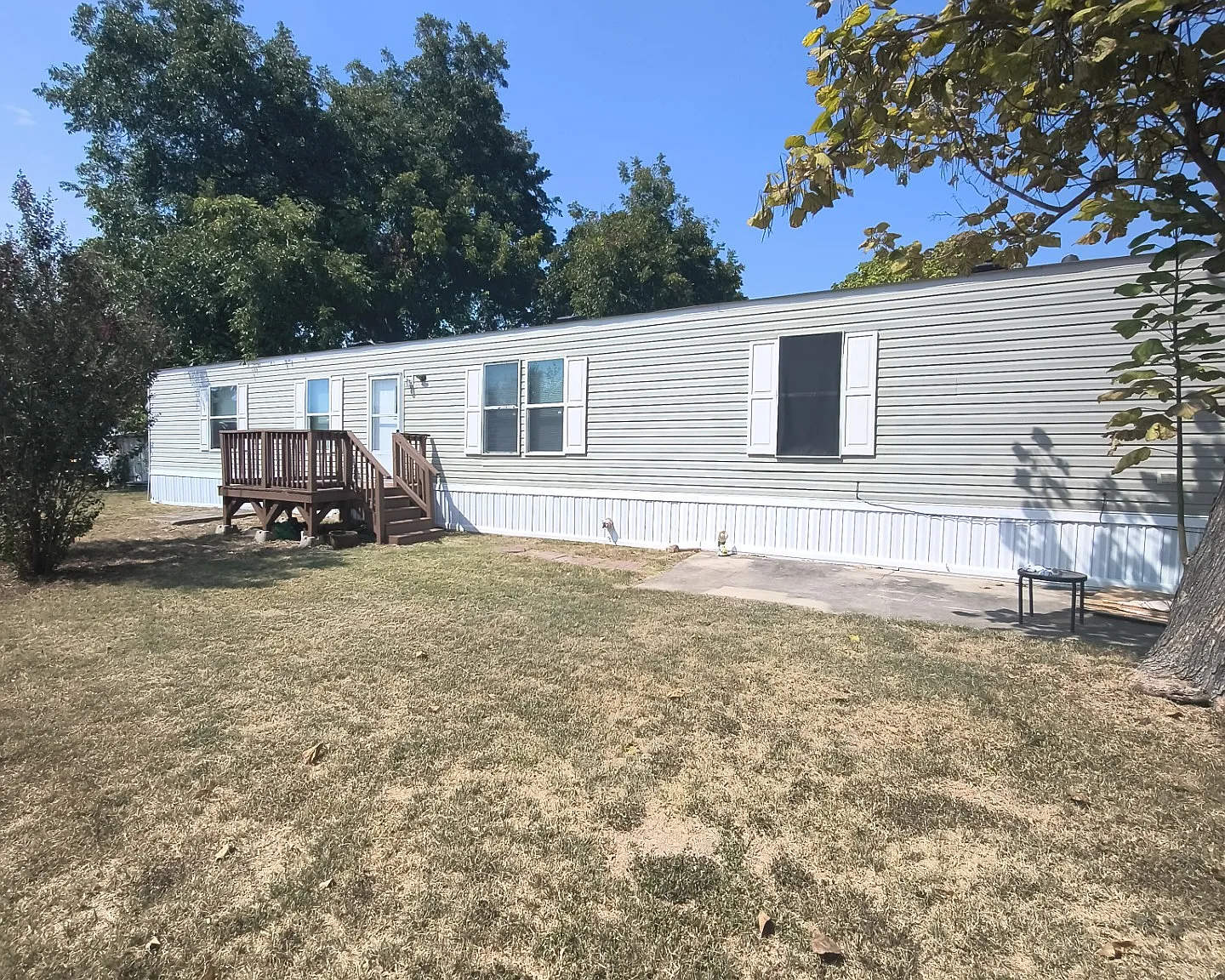 3 bed, 1140 sqft, $999 — Photo 1