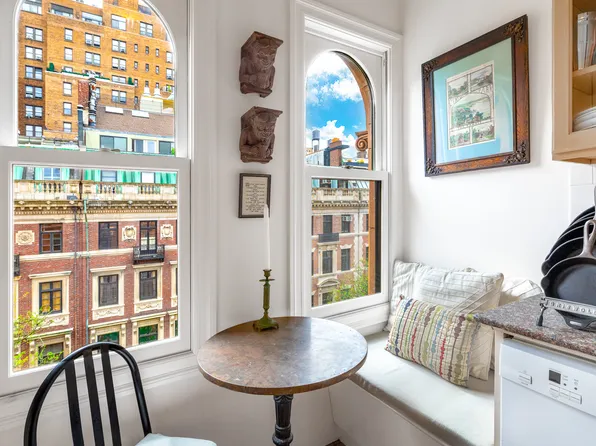 29 West 74th Street image 1 of 10