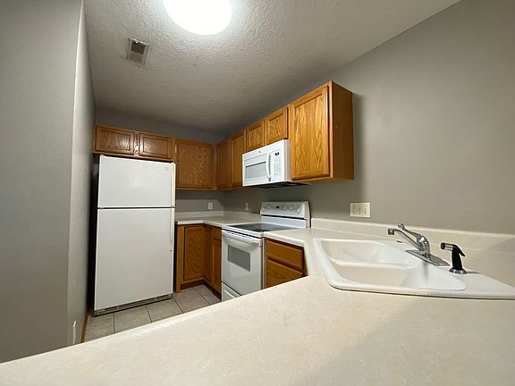 5th image of 211 Ashworth Dr APT 7
