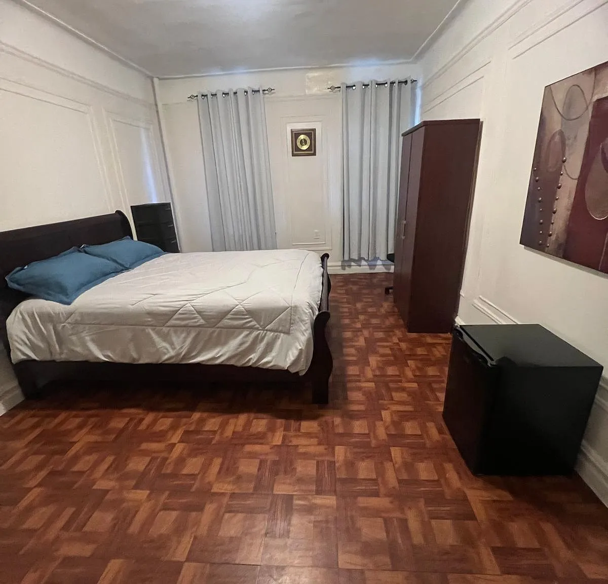 3 bed, $1,100 — Photo 1