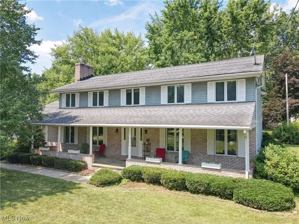 1243 Danbury Rd NW, North Canton, OH 44720