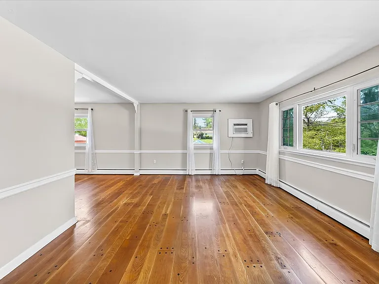 225 Chestnut St — Photo 5