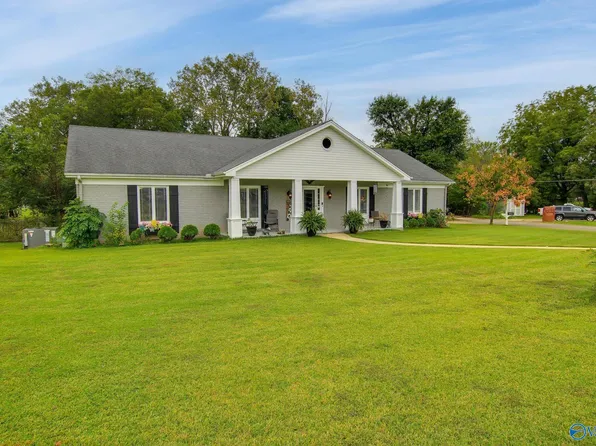 306 Fern Ct, Moulton, AL 35650