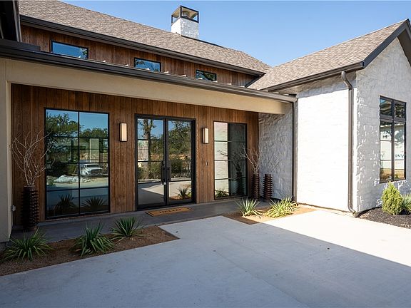 2nd image of 3010 Silverbell Ct