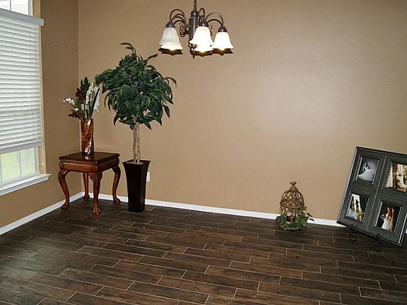 LIVING OR DINING ROOM