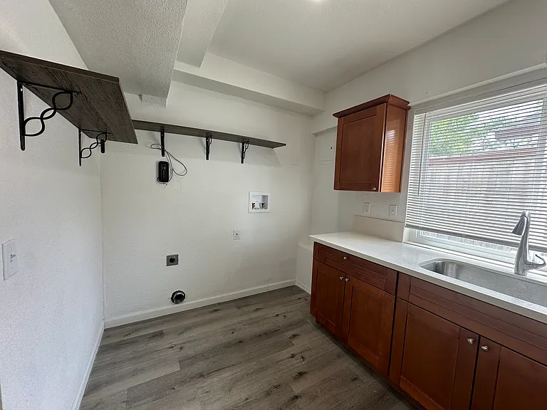135.5 Carmel Ave #A — Photo 4