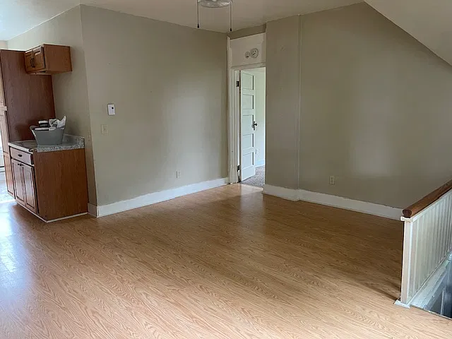 2 bed, 893 sqft, $900 — Photo 3