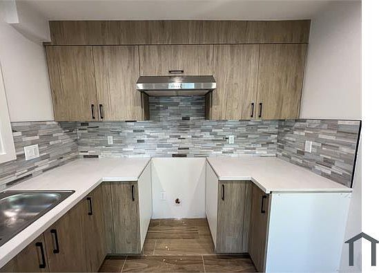 1st image of 1521 Arlington Ave #19