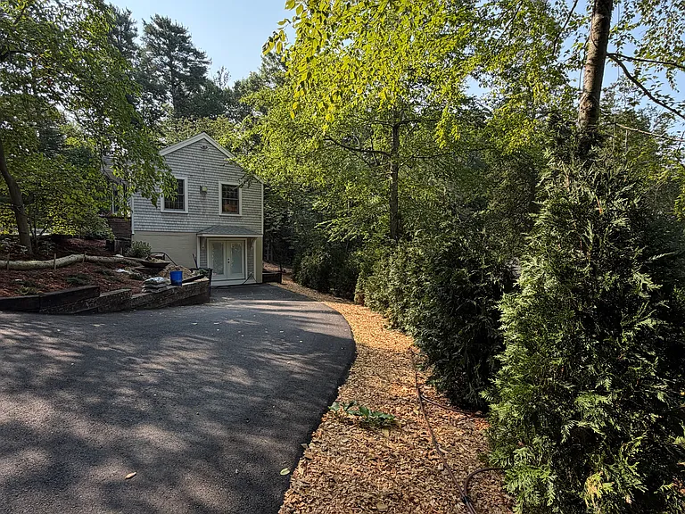 101 Buttonwood Ln — Photo 12