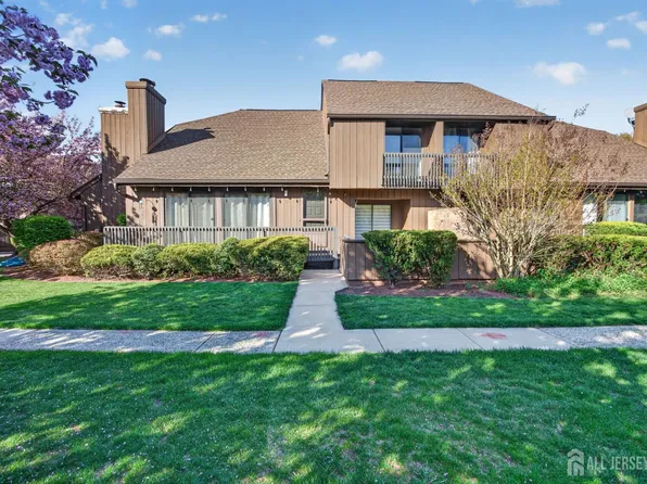 66 Kingsberry Dr, Somerset, NJ 08873
