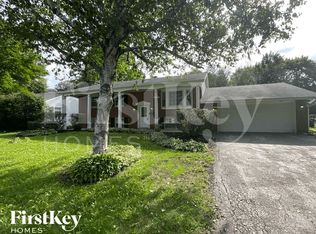401 Longview Dr, Geneva, IL 60134
