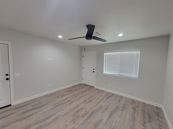 4th image of 871 Baseline Rd Unit 3