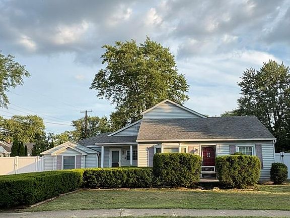 3rd image of 35551 Melton St