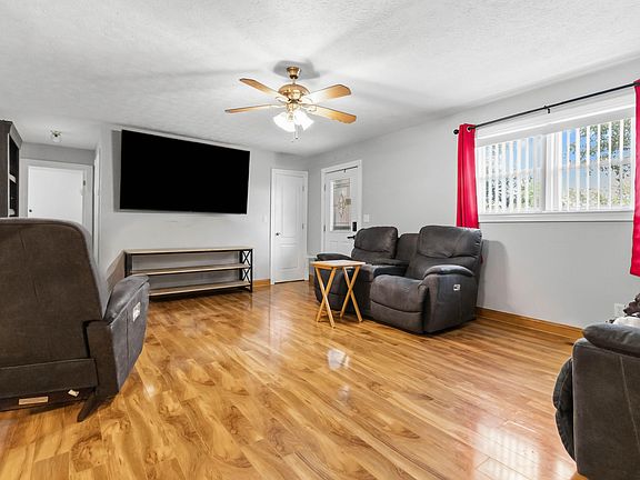 5th image of 137 Butcher Estates Rd