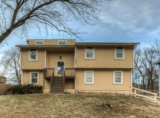 7360 N Mulberry St, Kansas City, MO 64118