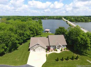 2 Idlewild Ln, Chatham, IL 62629