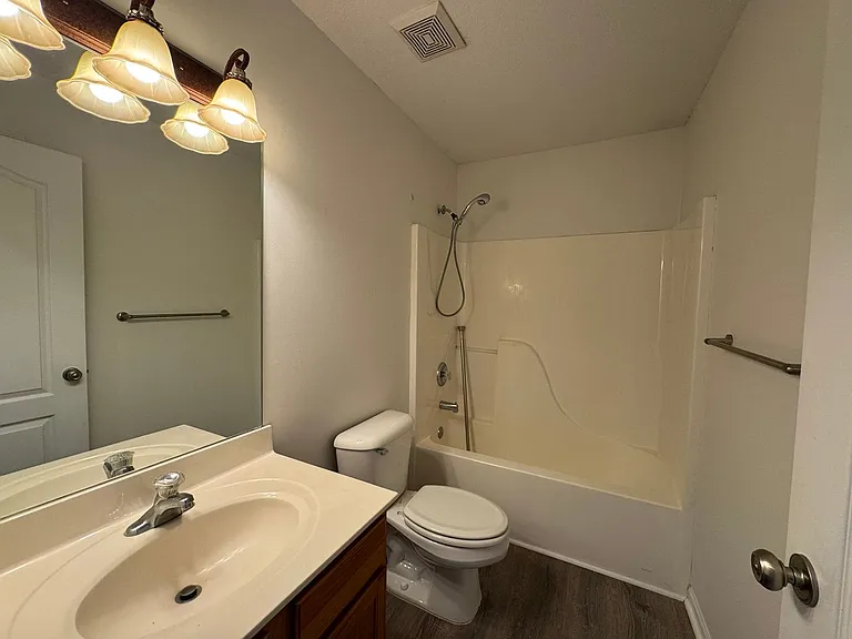 2603 Oakfield Dr — Photo 32