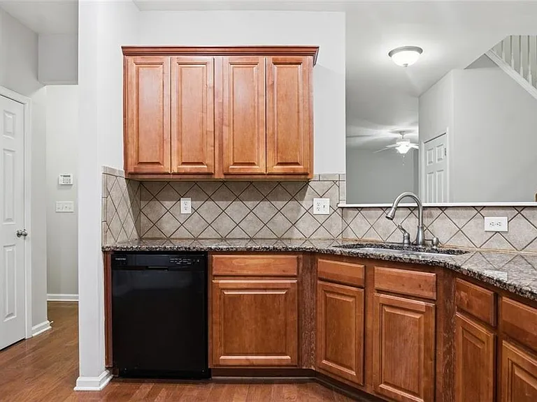 3685 Silver Springs Rd — Photo 10