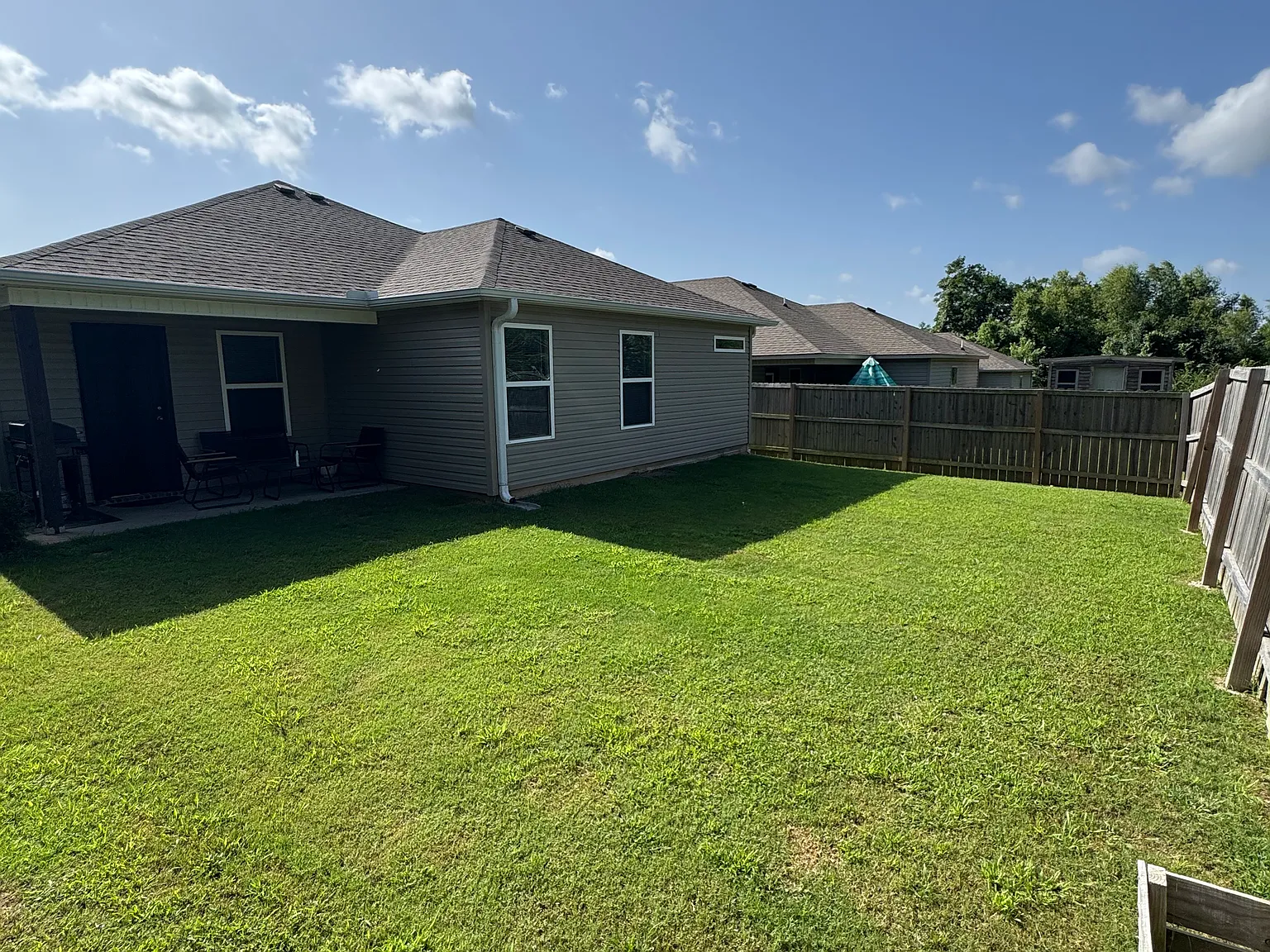3 bed, 1209 sqft, $850 — Photo 2