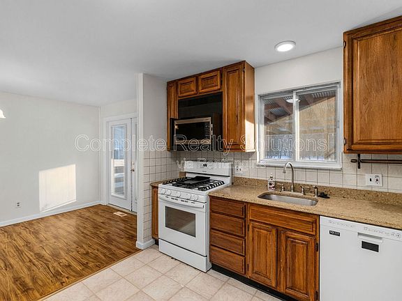 4th image of 12006 Glenpark Dr