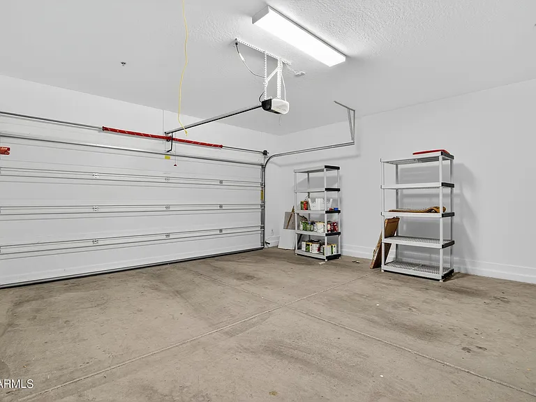 2350 W Gloria Ln — Photo 39