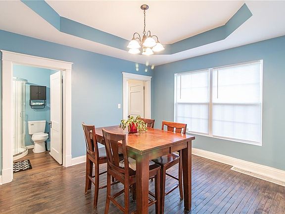 5th image of 306 W 5th St