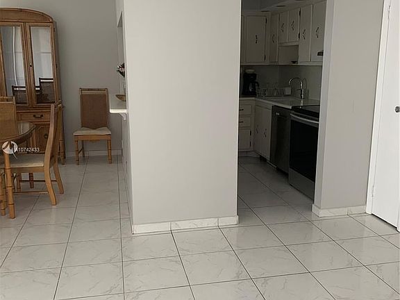 4th image of 20301 W Country Club Dr APT 2221