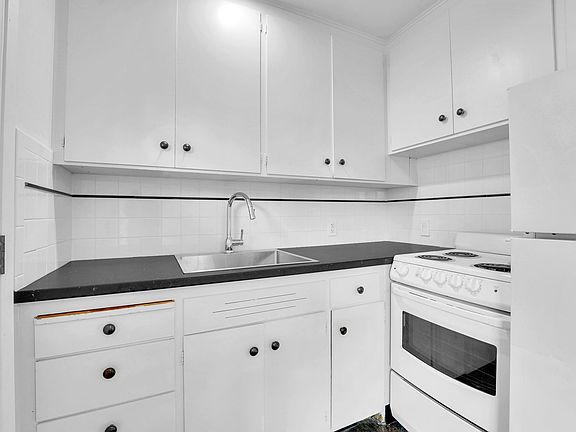 3rd image of 8503 12th Ave S #8503