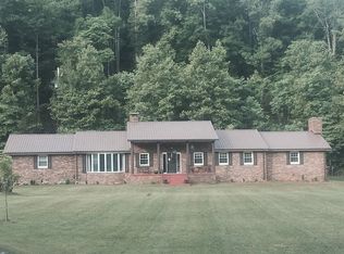 1655 Coal River Rd, Glen Daniel, WV 25844