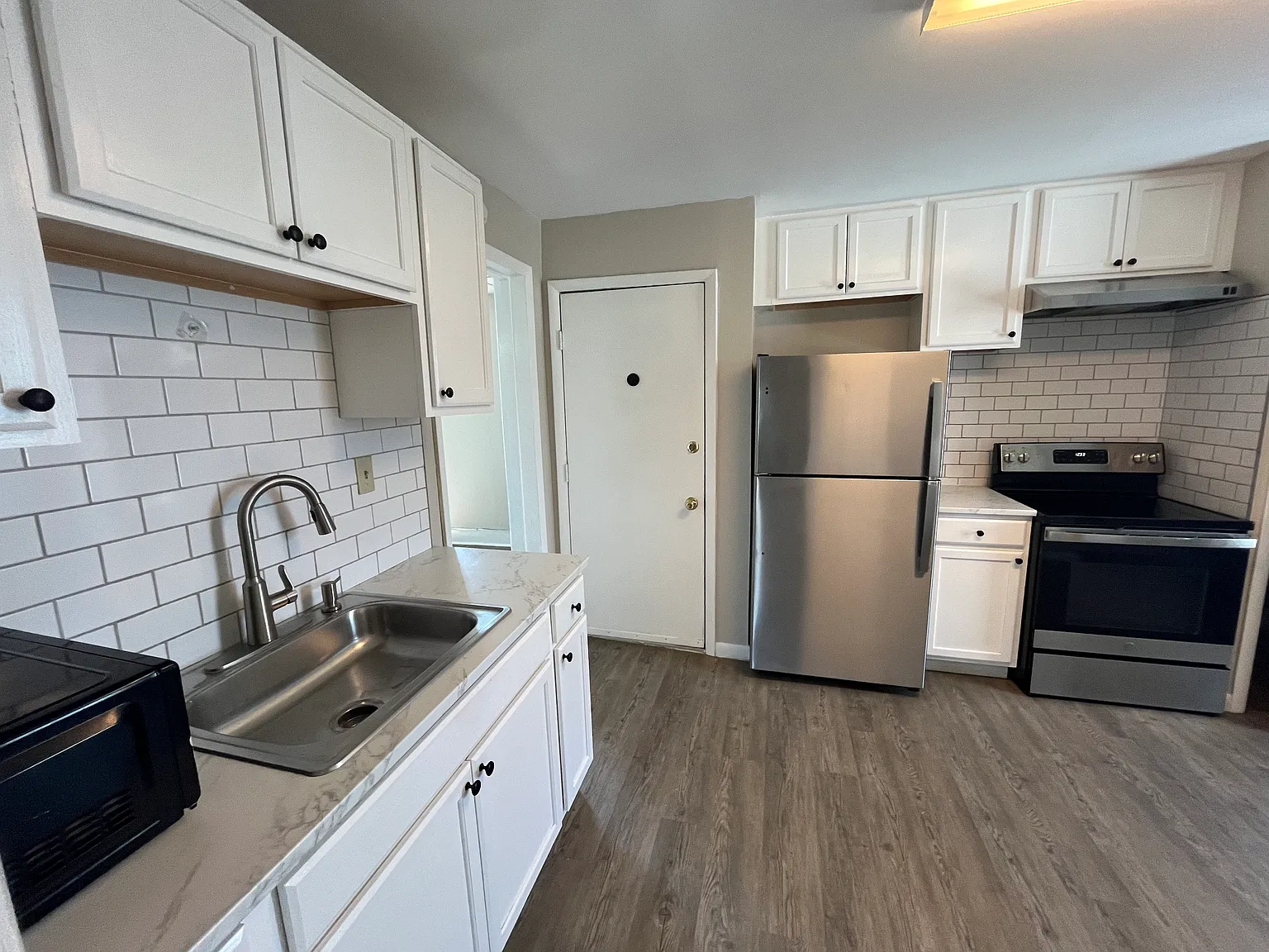 137 Main St — Photo 4