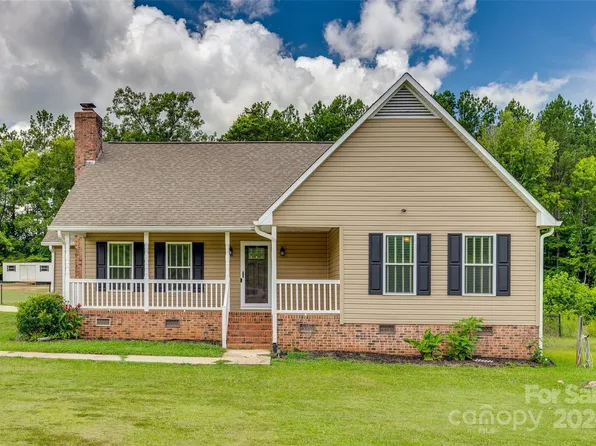 2827 E Pinewood, Chester, SC 29706