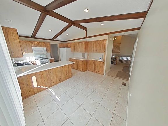 3rd image of 12957 Canterbury Dr