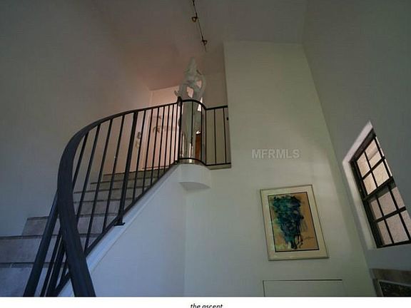 3rd image of 330 Los Prados Dr