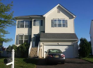 27 Allegheny Ln, Bordentown, NJ 08505