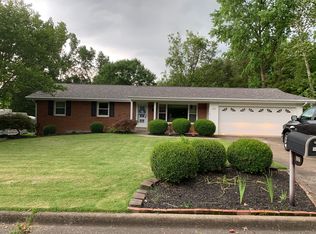 1911 Robin Hood Cir, Cape Girardeau, MO 63701