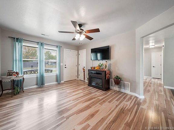 3rd image of 13842 S 284 East Ave