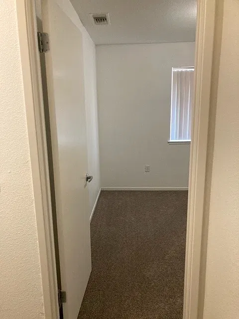 2 bed, 945 sqft, $2,054 — Photo 3