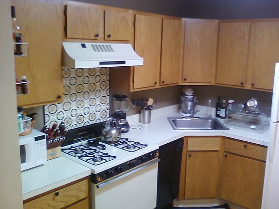 Kitchen with plenty of cabinets