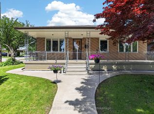 11 Fairweather Rd, Toronto, ON M6M 4C8