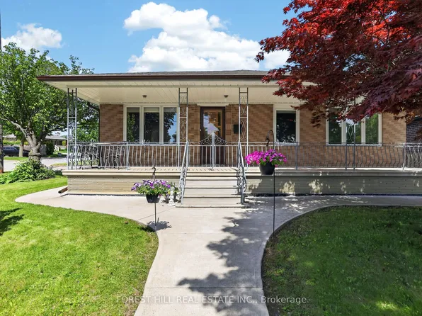 11 Fairweather Rd, Toronto, ON M6M 4C8