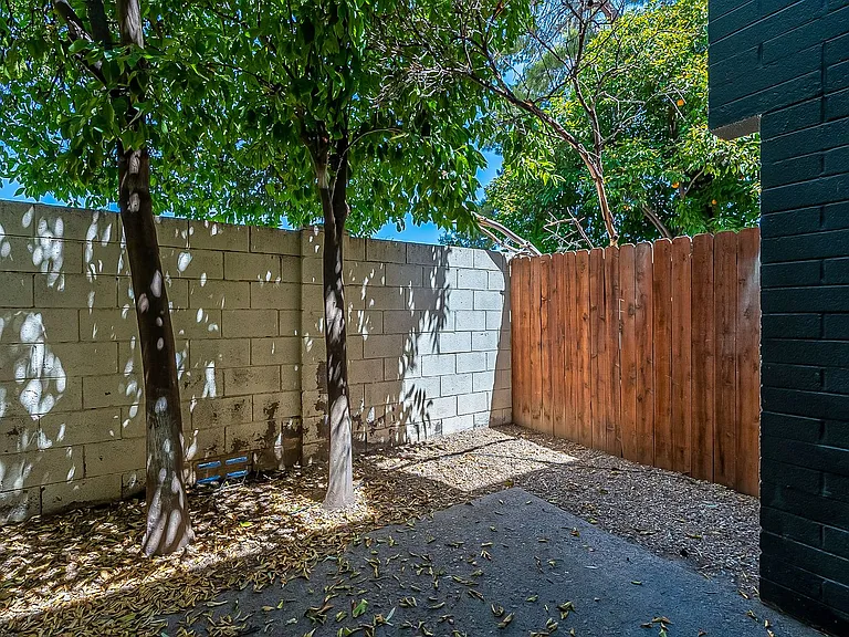 2 bedroom 1.5 bathroom in the heart of Phoenix — Photo 29